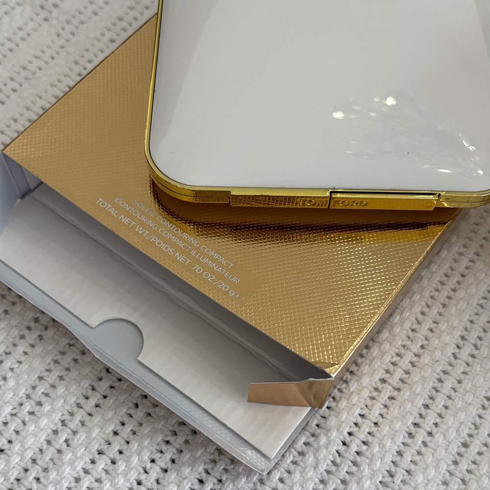 Tom Ford Contouring Compact Illuminater - Picture 7 of 7